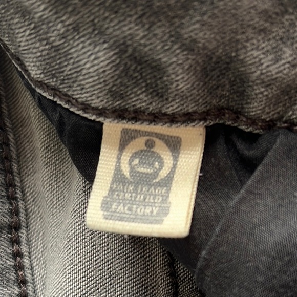 Universal Thread Women's Size 14 Gray Denim Skinny Pants - Picture 5 of 5